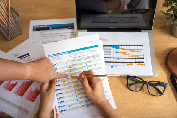 績(jī)效激勵(lì)：以績(jī)效為驅(qū)動(dòng)，激發(fā)員工創(chuàng)新力