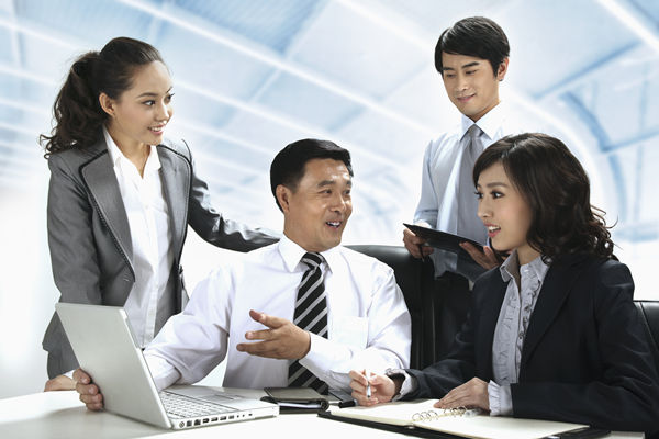 薪酬體系設(shè)計：根據(jù)企業(yè)戰(zhàn)略，設(shè)計科學(xué)體系
