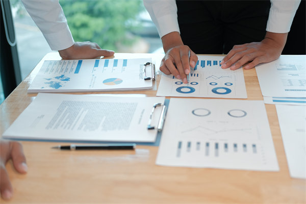 平衡計(jì)分卡：多維度評(píng)估，全面提升績效