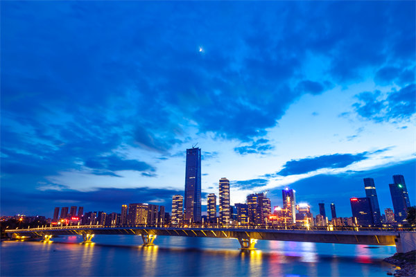制定精準(zhǔn)企業(yè)戰(zhàn)略，引領(lǐng)企業(yè)邁向卓越發(fā)展新高度