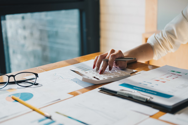 企業(yè)設(shè)立預(yù)算管理小組是不是由個(gè)人組建的？