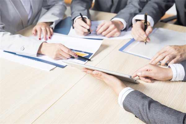 企業(yè)戰(zhàn)略與文化建設(shè)相結(jié)合，打造獨(dú)具特色的發(fā)展模式