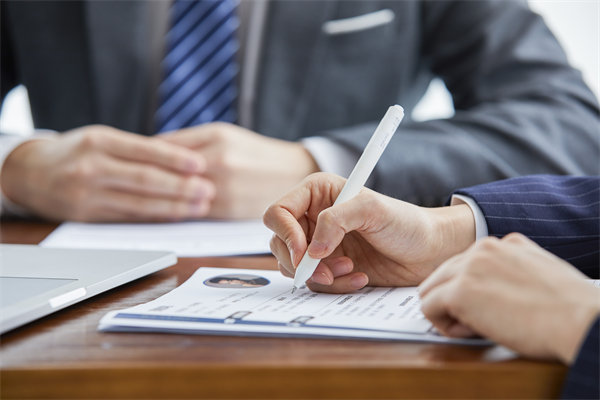 招聘新趨勢：企業(yè)如何精準定位并吸引頂尖人才？