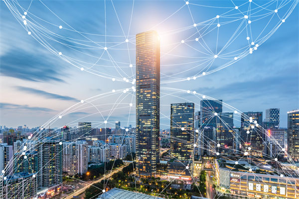 在全球化競爭中，企業(yè)如何制定有效的戰(zhàn)略管理策略？