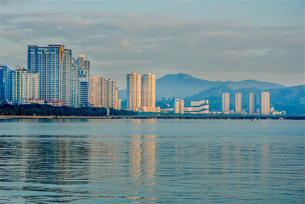 珠海戰(zhàn)略咨詢公司如何幫助企業(yè)制定長(zhǎng)遠(yuǎn)發(fā)展規(guī)劃？