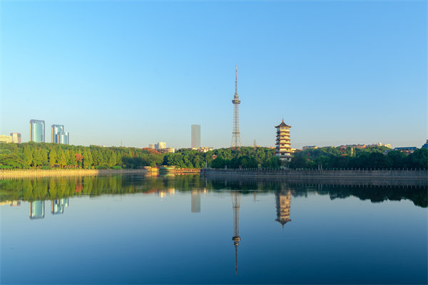 長(zhǎng)沙年度經(jīng)營(yíng)計(jì)劃咨詢公司如何為企業(yè)定制精準(zhǔn)戰(zhàn)略計(jì)劃？