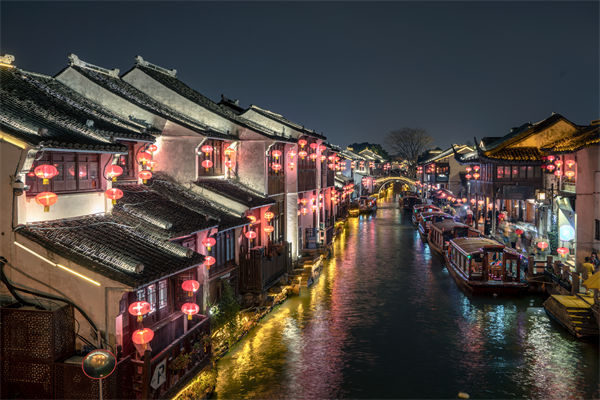 蘇州戰(zhàn)略咨詢公司如何為企業(yè)定制長遠(yuǎn)發(fā)展規(guī)劃？