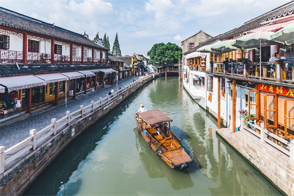 以文化賦能經(jīng)濟(jì)社會發(fā)展，企業(yè)營銷管理對此有何啟發(fā)？
