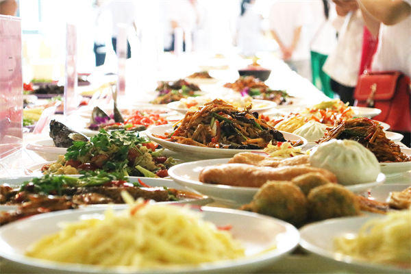 品牌營銷分析：第一批開零食店的人，賺夠千萬離場了