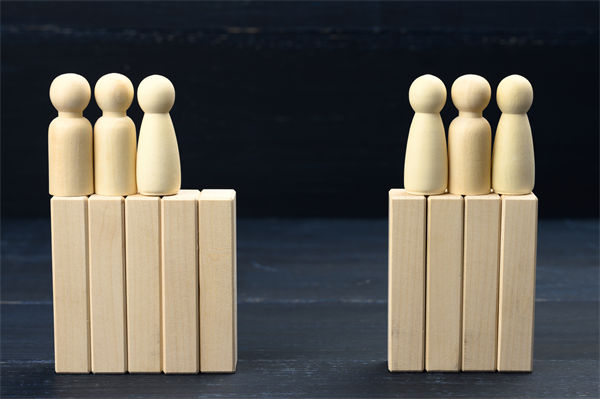 企業(yè)文化標(biāo)語掛滿墻，為何員工依然缺乏認同感？