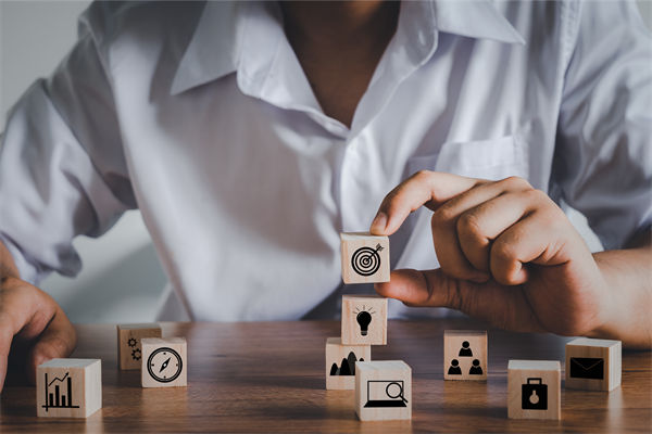 組織架構(gòu)跟著業(yè)務(wù)變總錯(cuò)位，效率越調(diào)越低怎么破？