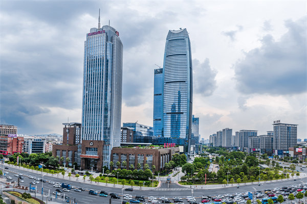 企業(yè)卡在增長(zhǎng)瓶頸管理老套，東莞管理咨詢能劈開(kāi)新路嗎？